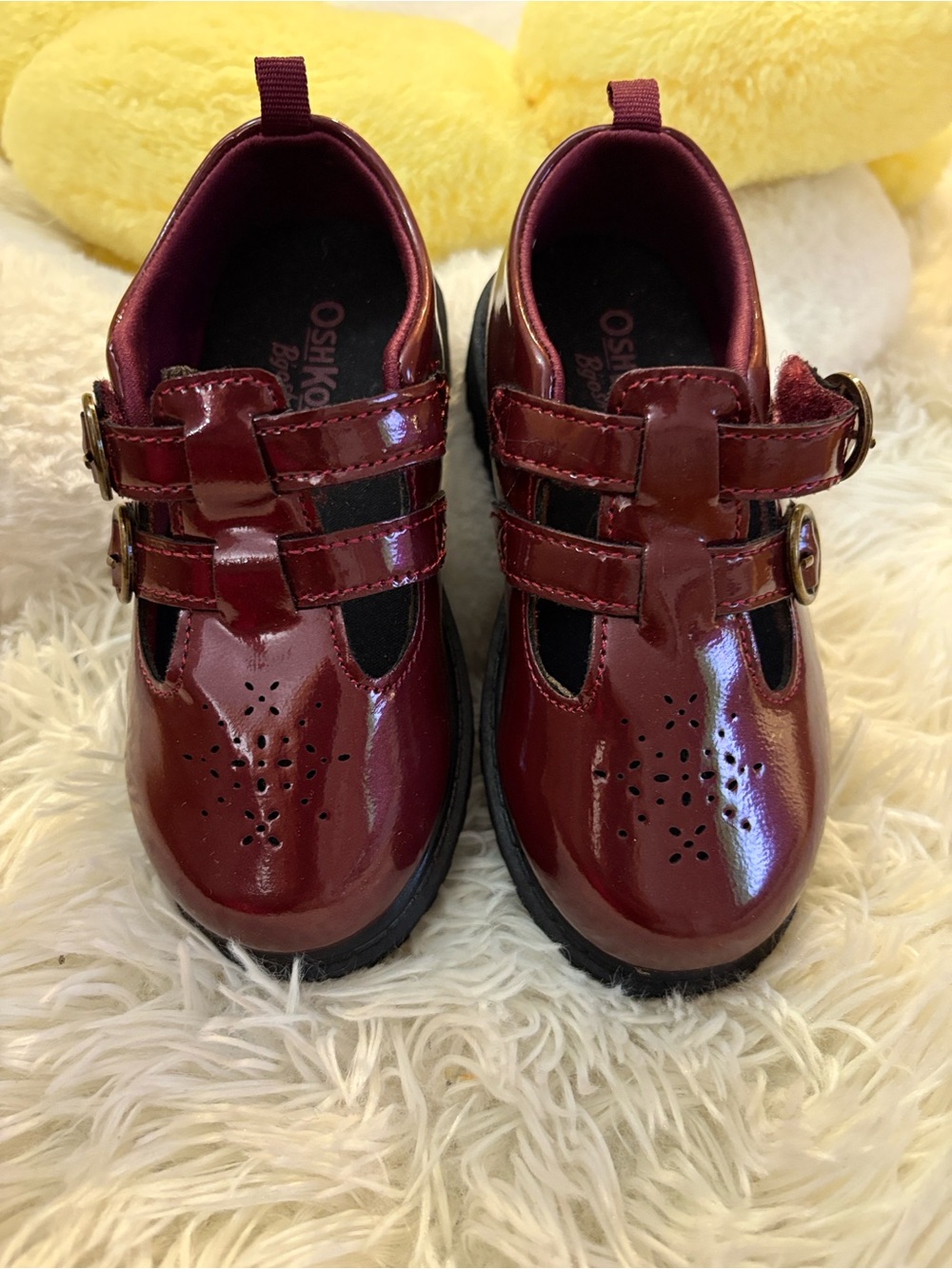 NWOT Oshkosh B’gosh burgundy shoes toddler girl size 9 ,